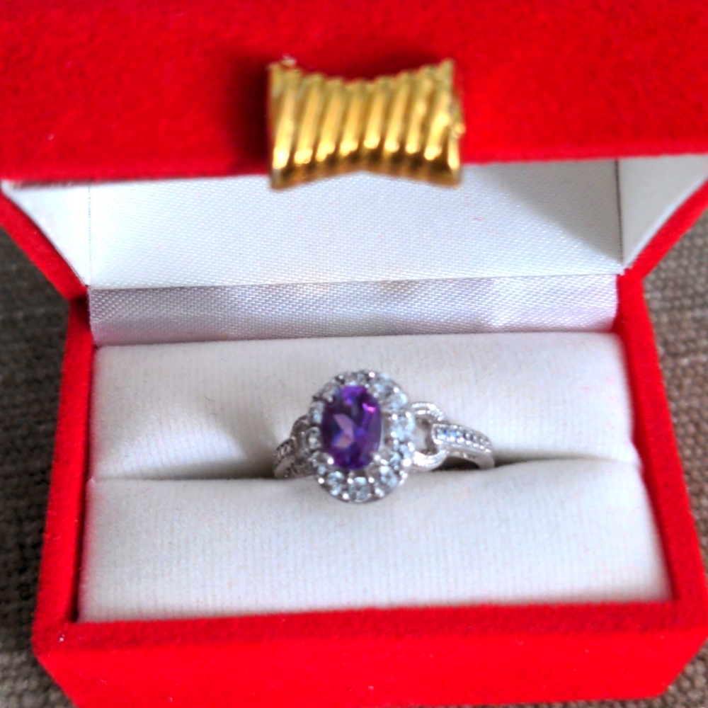 New sterling silver Amethyst ring Size 6 1/2. Purple. Zircon halo. Gift box